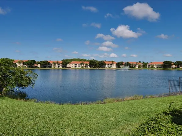 6544 Huntington Lakes Cir APT 204, Naples, FL 34119