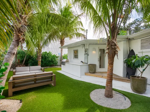 1901 High Point Dr, Sarasota, FL 34236