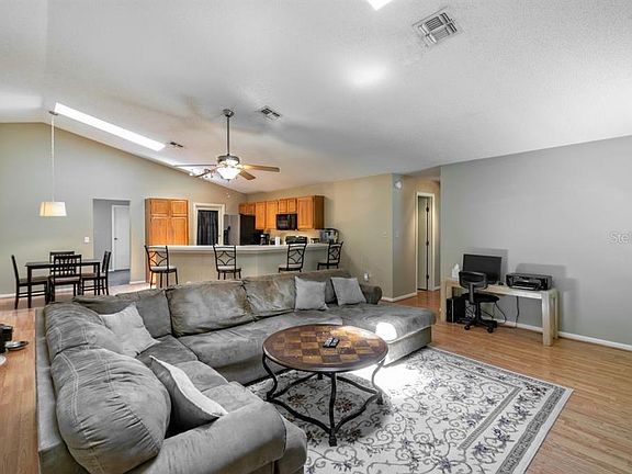 4th image of 2803 N Horizon Pl