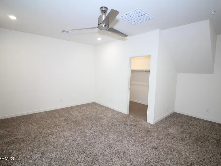 2215 W Harmont Dr — Photo 5