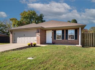 1206 Greenway St, Springdale, AR 72764