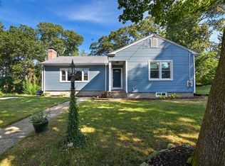 25 Pershing Ave, Acushnet, MA 02743