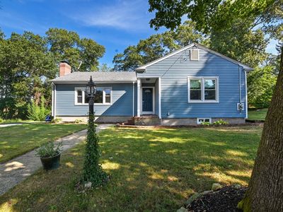 25 Pershing Ave, Acushnet, MA, 02743