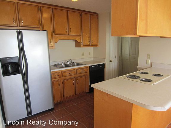 4th image of 335 Sawgrass Dr