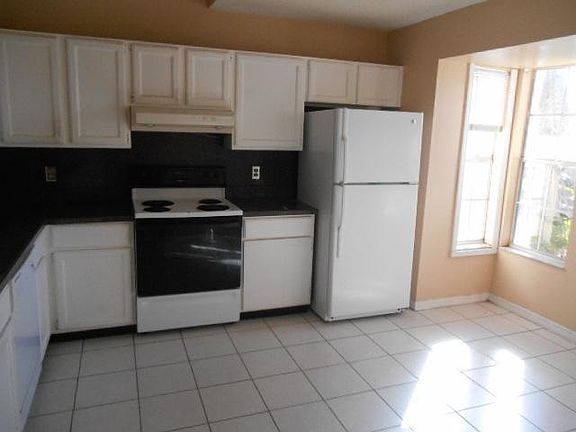 2nd image of 5001 Foxhall Dr N