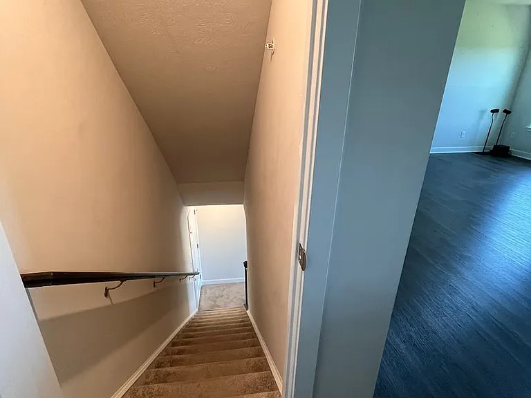 437 Greenwood Dr — Photo 15