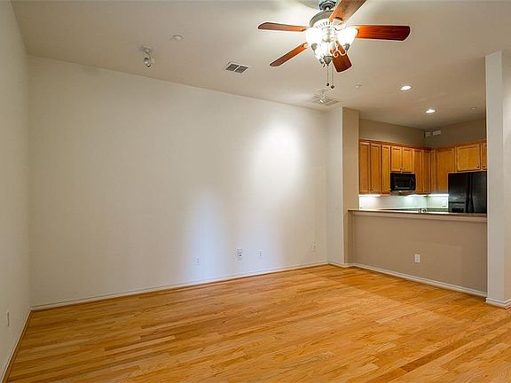 4th image of 4225 McKinney Ave APT 12