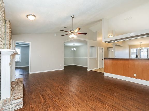 5th image of 641 Charles Pinckney St
