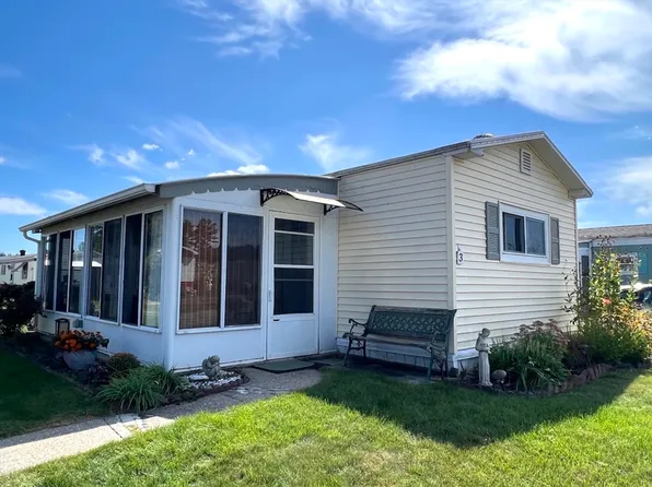 3 3rd Ave, Westfield, MA 01085