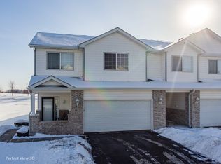 1812 Waters Edge Dr, Minooka, IL 60447