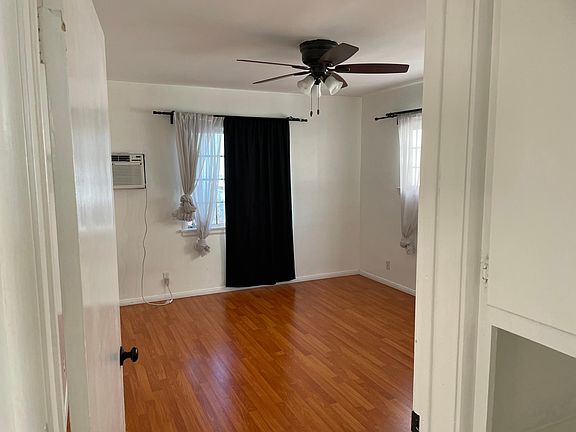 4th image of 1124 N Maryland Ave #A
