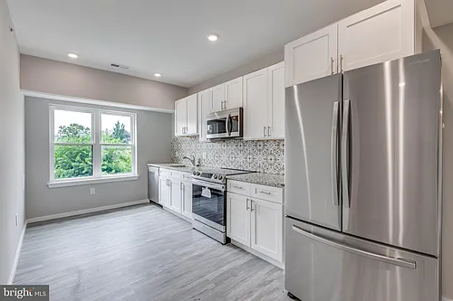 1225 W Dauphin St #B Photo 1