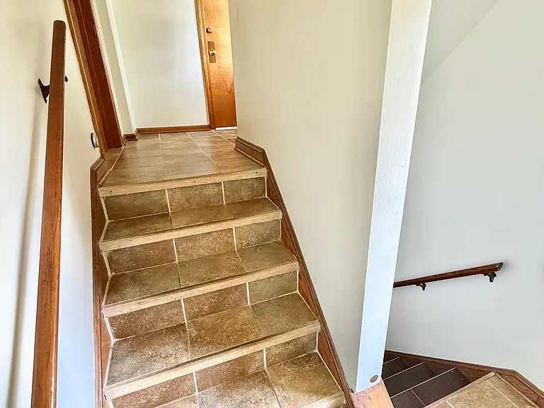 4627 Behrwald Ave #UP — Photo 3