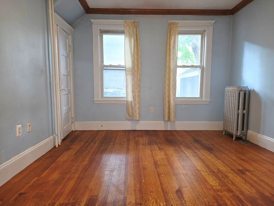 1st image of 19 Woodward St