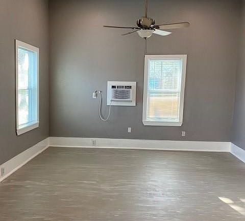 4th image of 2914 Avenue K