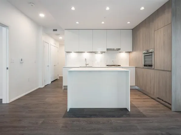 4650 Brentwood Blvd #4411, Burnaby, BC V5C 0M3