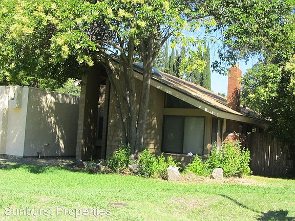 2nd image of 1737 Park Place Dr