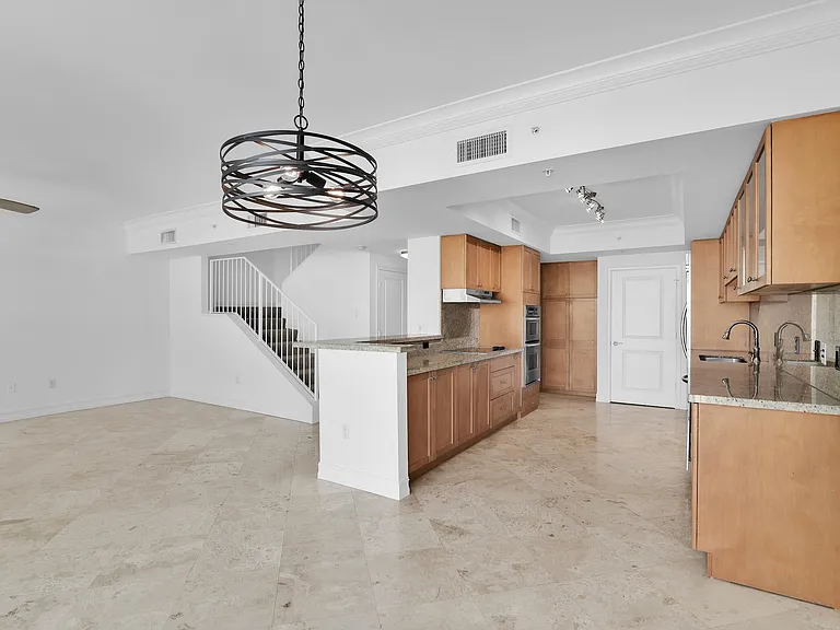 99 Mizner Blvd #Penthouse 40 — Photo 3