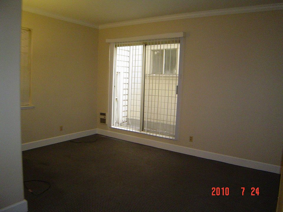 1st image of 235 Oak St APT 8