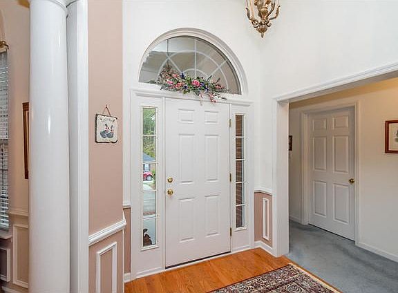5th image of 5044 Sussex Dr