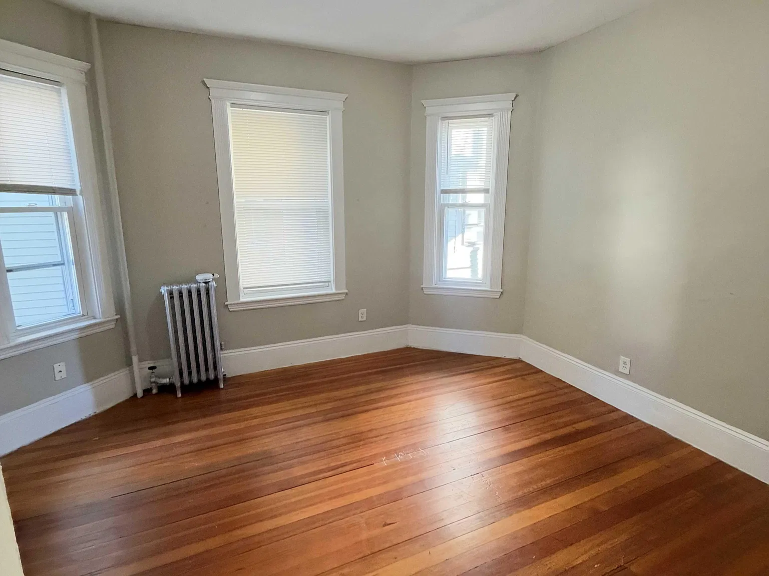 4 bed, $3,200 — Photo 4