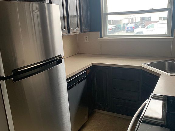 5th image of 1558 Livingston St #7