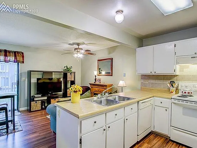 5517 Mansfield Ct — Photo 8