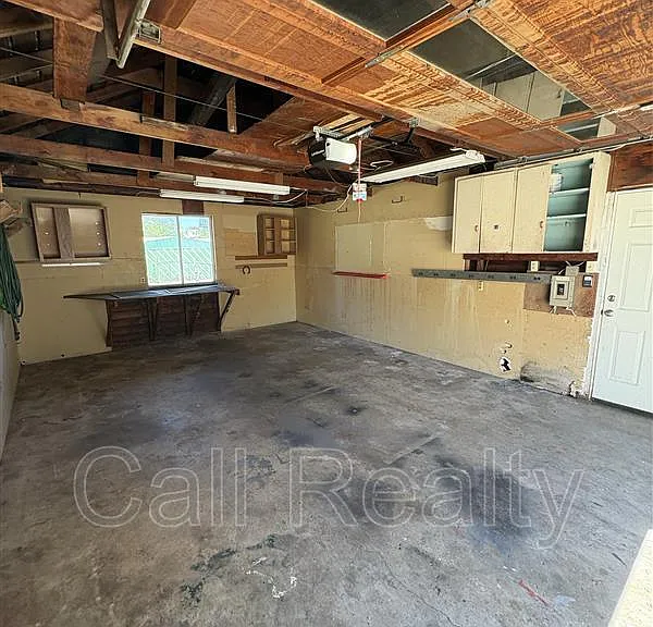 1210 N Locust Rd — Photo 14