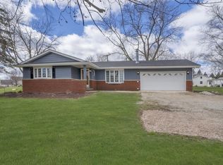 19 Triangle Lake Rd, Howell, MI 48843