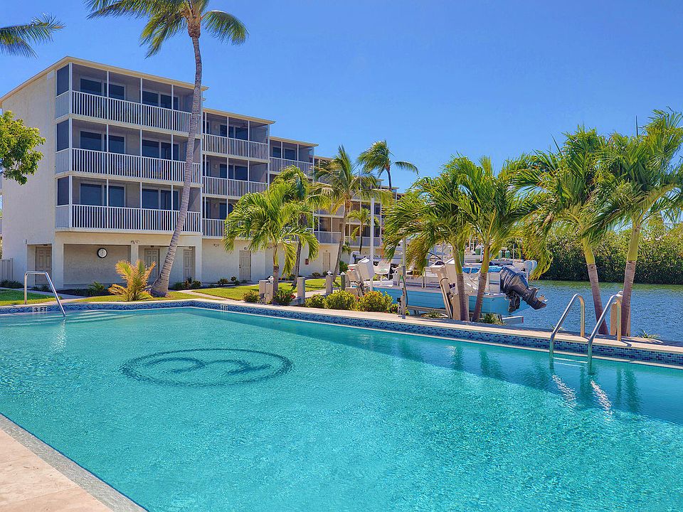 1st image of 130 Coco Plum Dr APT 404