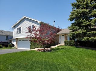 8 E Harbor Dr, Lake Zurich, IL