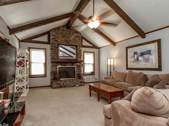 5th image of 1118 Green Mountain Dr