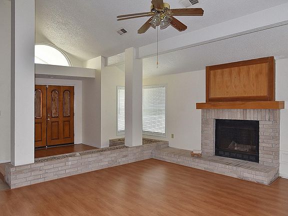 3rd image of 3414 Ashfield Dr