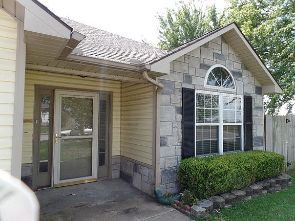 2nd image of 1507 Sunrise Cir