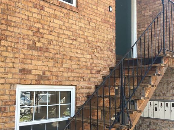 3rd image of 420 Albemarle Ave SW APT 7