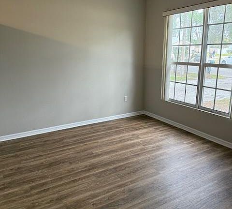 4th image of 875 Sandhurst Ct