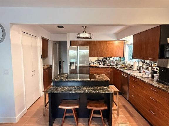 5th image of 2677 NW 41st St