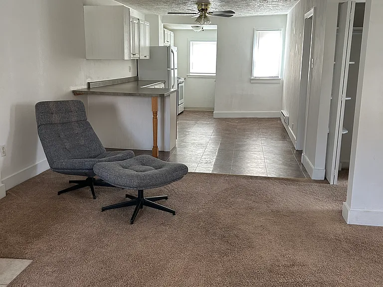 1430 Muldowney Ave — Photo 2