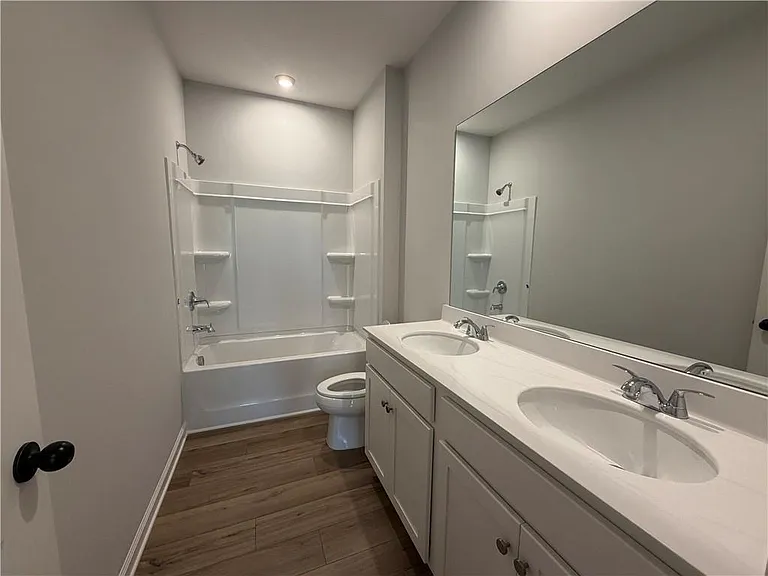 139 Jacobs Hollow St — Photo 14