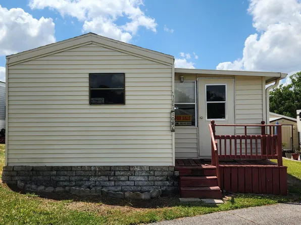 7820 Wire Rd #160, Zephyrhills, FL 33540