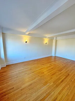 Rented by Manhattan Realty Group | media 3