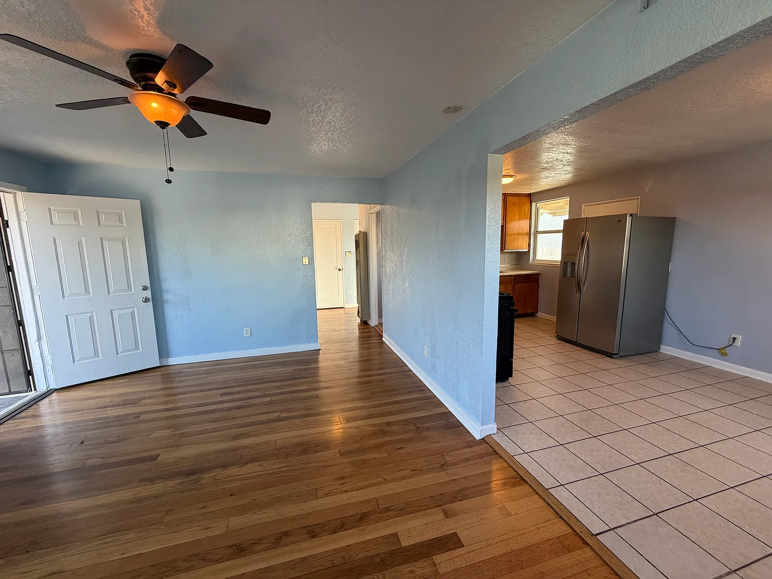 3 bed, 999 sqft, $3,200 — Photo 4