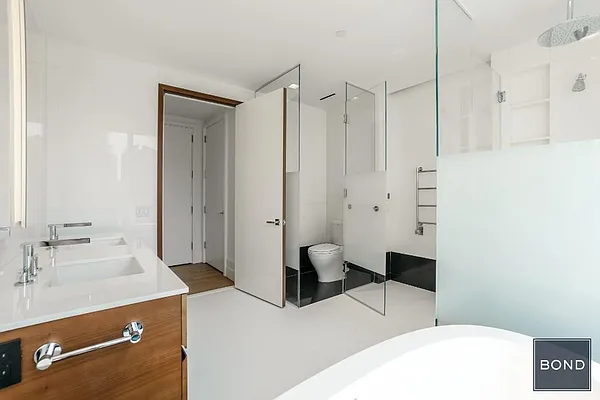 Rented by Bond New York | media 15