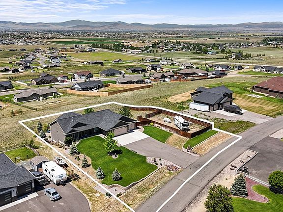 2nd image of 2996 Canyon Ridge Dr
