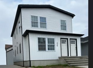 325 Laurel Pl, East Rutherford, NJ 07073