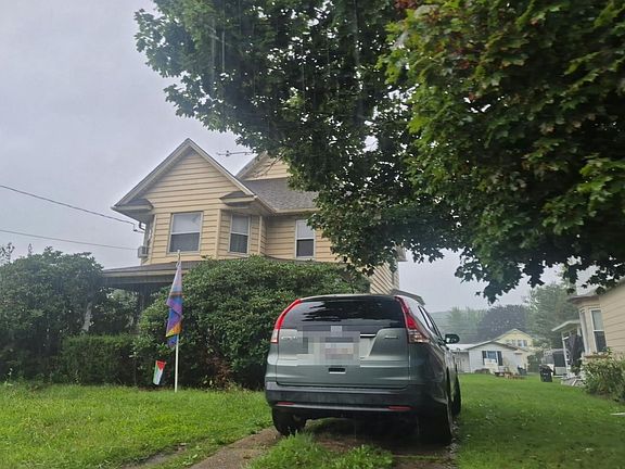 2nd image of 418 Main St