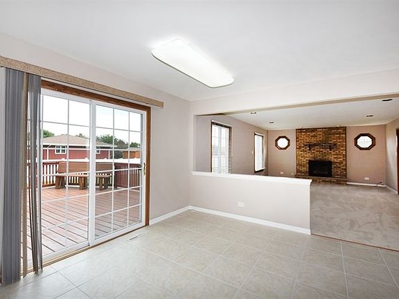 4th image of 17741 Holly Ct