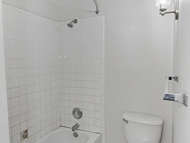 922 S 6th St #2 — Photo 11