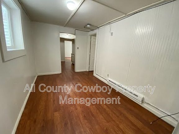 3rd image of 566 1/2 N 9th St