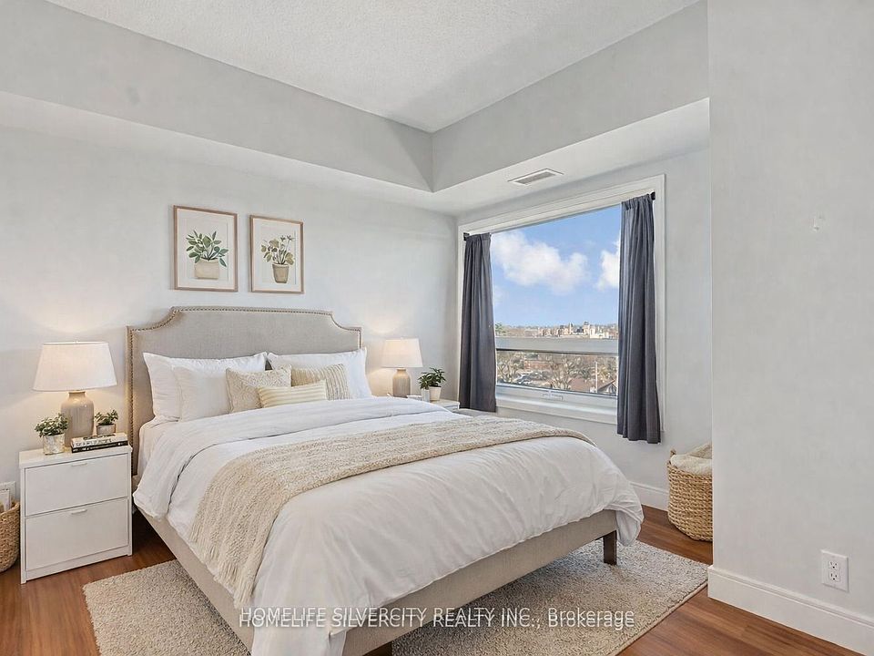 1st image of 1 Wellington St #615